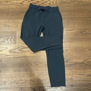 Lululemon Luxtreme 7/8 pants with pockets